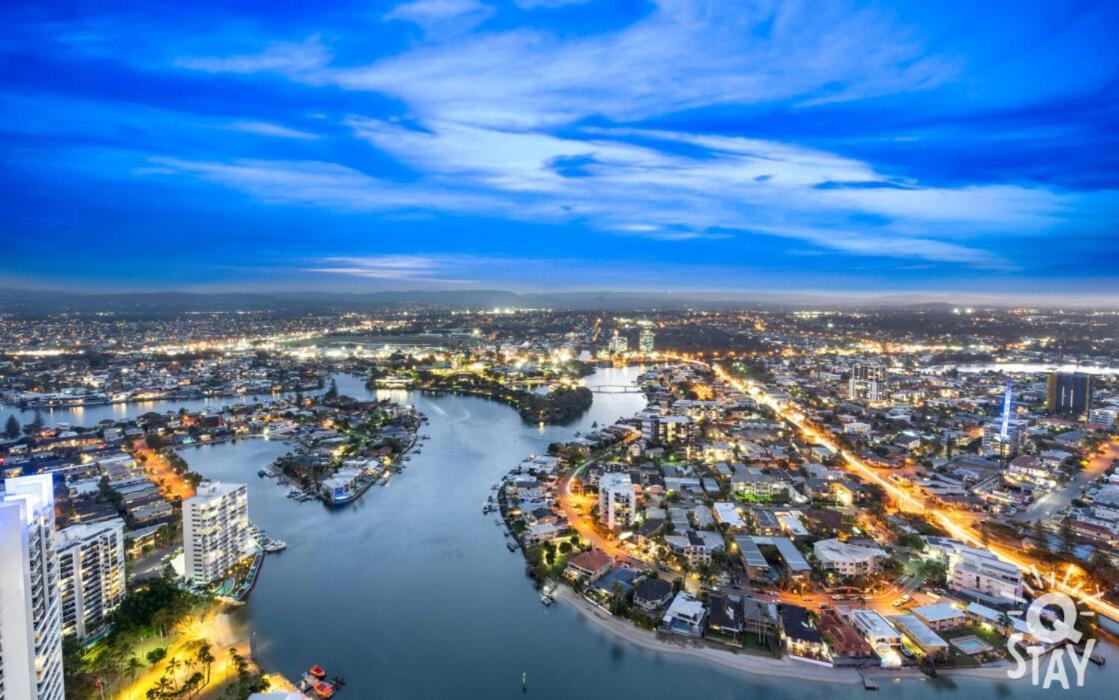 Circle On Cavil Holidays Gold Coast Extérieur photo