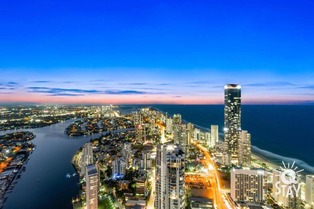 Circle On Cavil Holidays Gold Coast Extérieur photo