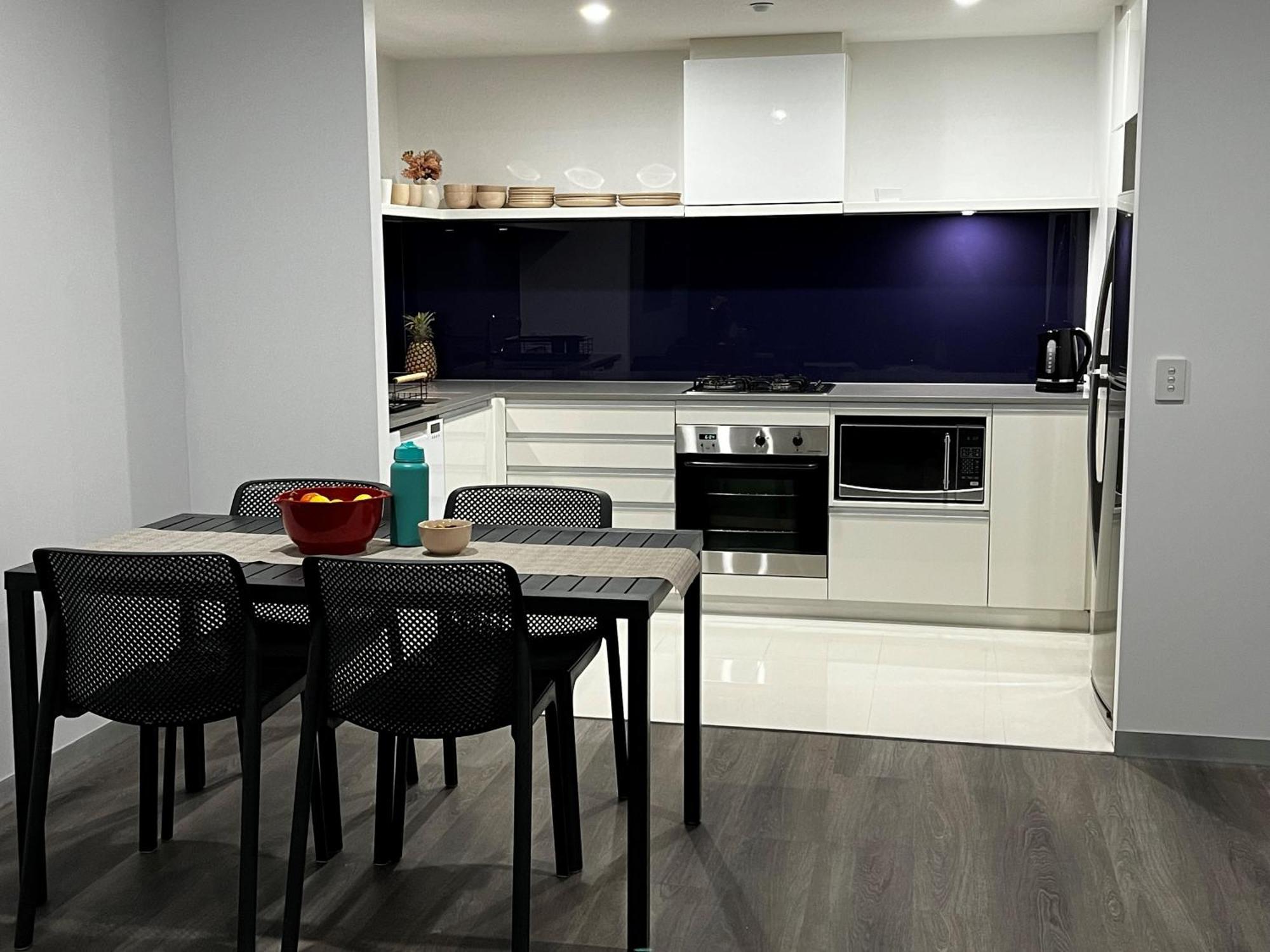 Circle On Cavil Holidays Gold Coast Extérieur photo