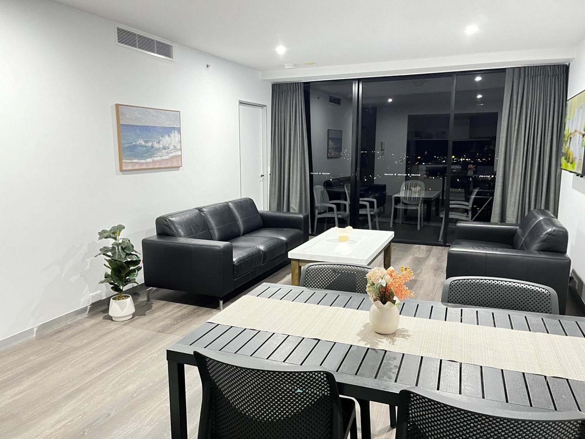 Circle On Cavil Holidays Gold Coast Extérieur photo