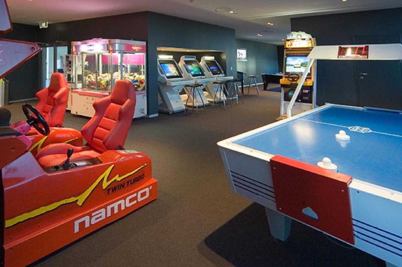 Circle On Cavil Holidays Gold Coast Extérieur photo